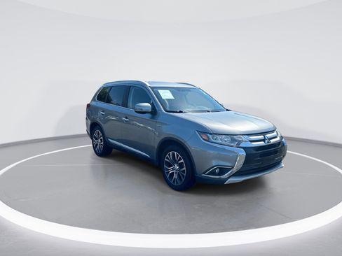 Used 2016 Mitsubishi Outlander GT AWD/4WD image 2
