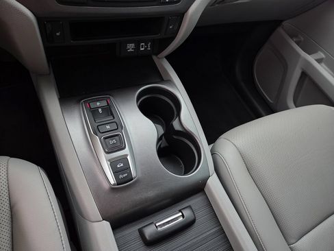 Used 2023 Honda Ridgeline RTL image 11
