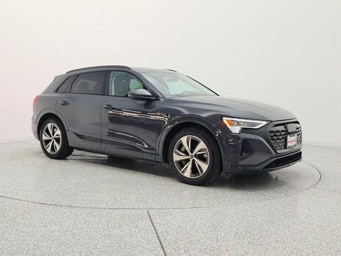 Used 2024 Audi Q8 e-tron Premium Plus AWD/4WD image 3