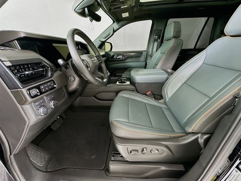 Used 2025 GMC Yukon AT4 w/ AT4 Premium Package image 23