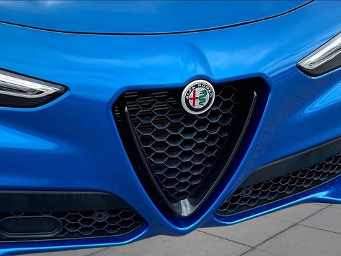Used 2023 Alfa Romeo Stelvio Veloce AWD/4WD image 62