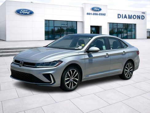 Used 2025 Volkswagen Jetta SE w/ Sunroof Package FWD image 1