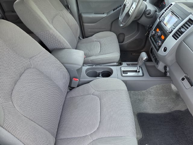 Used 2016 Nissan Frontier SV w/ SV Value Truck Package RWD image 17