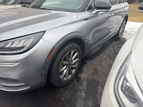 Used 2022 Lincoln Corsair AWD w/ Premium Package image 4