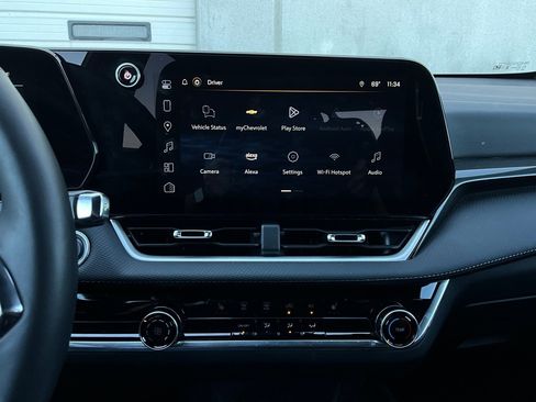 Used 2025 Chevrolet Equinox LT image 23