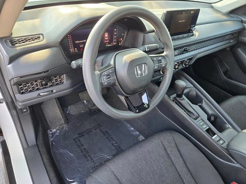 Used 2025 Honda Accord LX image 19