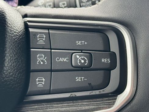 Used 2022 Jeep Wagoneer Series III w/ Rear Seat Video Group 1 image 21