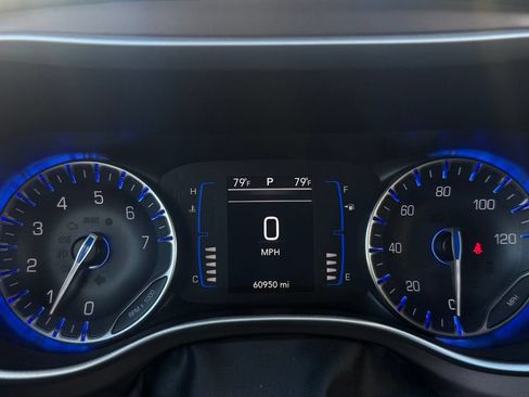 Used 2021 Chrysler Voyager Lxi FWD image 21