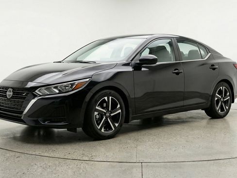Used 2025 Nissan Sentra SV FWD image 3