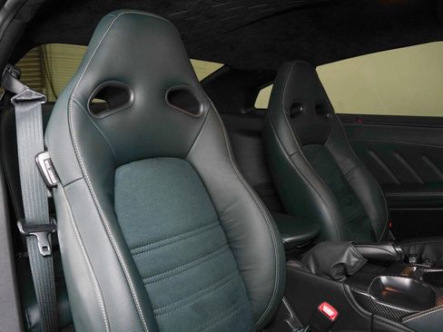 Used 2021 Nissan GT-R Premium AWD/4WD image 18