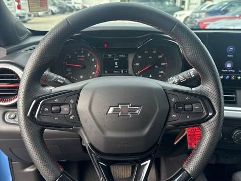 Used 2024 Chevrolet Trax RS FWD image 27