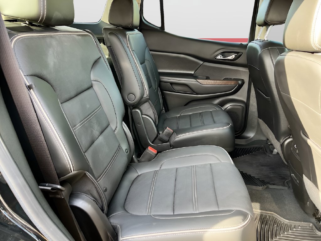 Used 2023 GMC Acadia Denali w/ Denali Technology Package FWD image 29