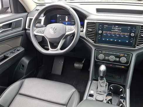 Certified 2022 Volkswagen Atlas SE w/ Panoramic Sunroof Package AWD/4WD image 14
