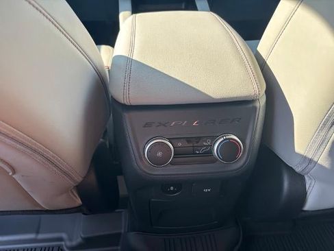 New 2025 Ford Explorer Active w/ Active Comfort Package image 15