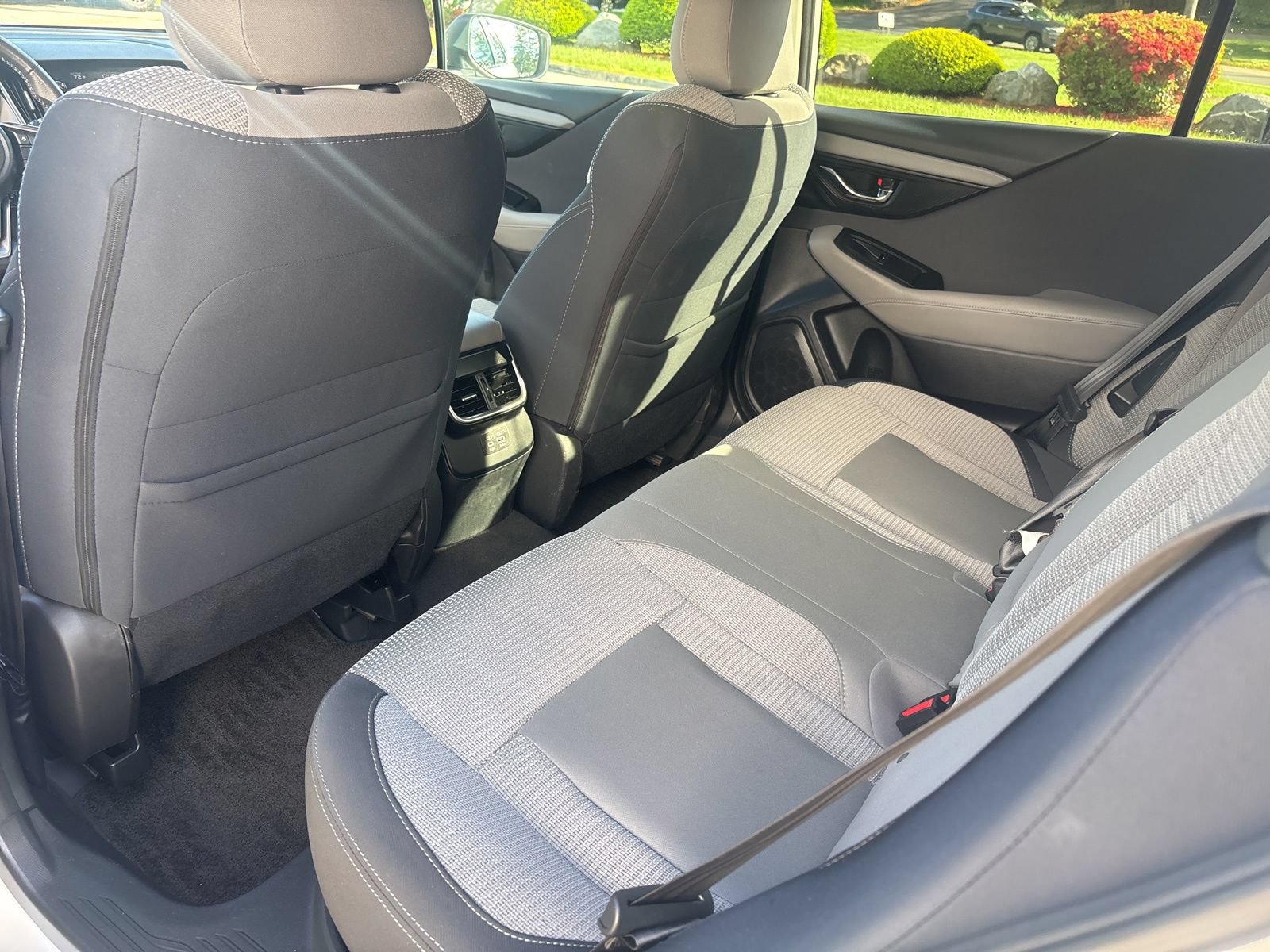 Used 2024 Subaru Outback Premium AWD/4WD image 31