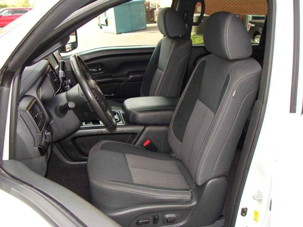 Used 2024 Nissan Titan SV w/ SV Convenience Package AWD/4WD image 7