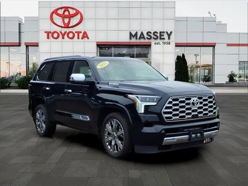 Used 2025 Toyota Sequoia Capstone AWD/4WD image 1
