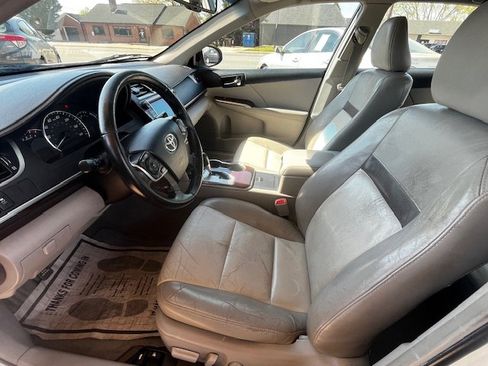Used 2012 Toyota Camry XLE image 10