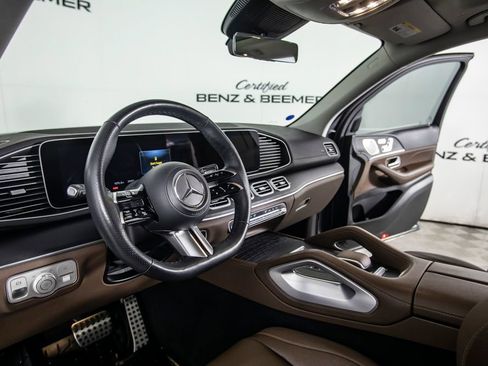 Used 2024 Mercedes-Benz GLS 450 4MATIC image 23
