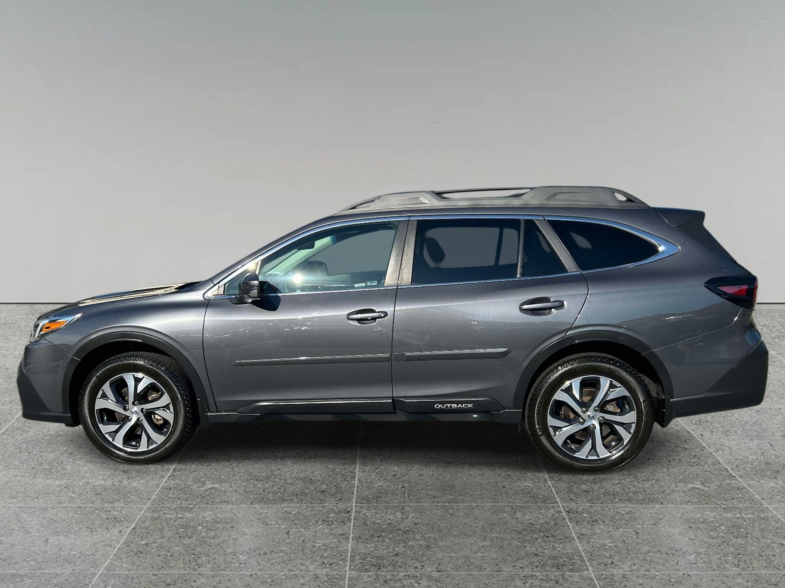 Used 2020 Subaru Outback Limited w/ Popular Package #2 AWD/4WD image 2