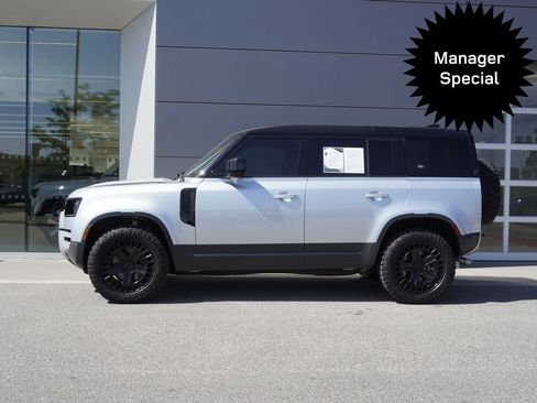 Used 2024 Land Rover Defender 110 SE AWD/4WD image 8