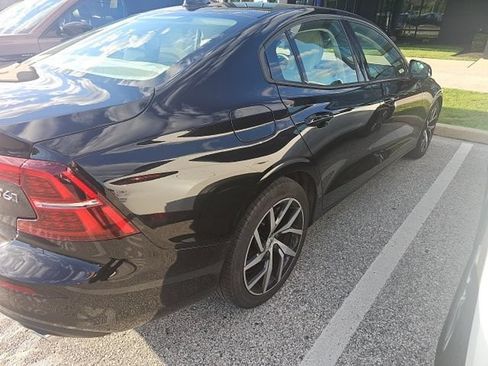 Used 2020 Volvo S60 T6 Momentum AWD/4WD image 15