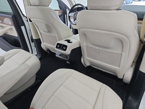 Certified 2023 Mercedes-Benz GLS 580 4MATIC image 11