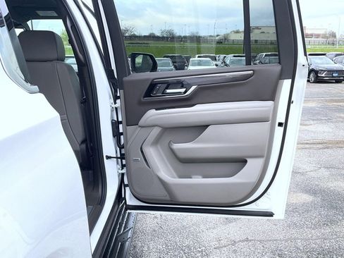 New 2026 GMC Yukon XL Elevation AWD/4WD image 17