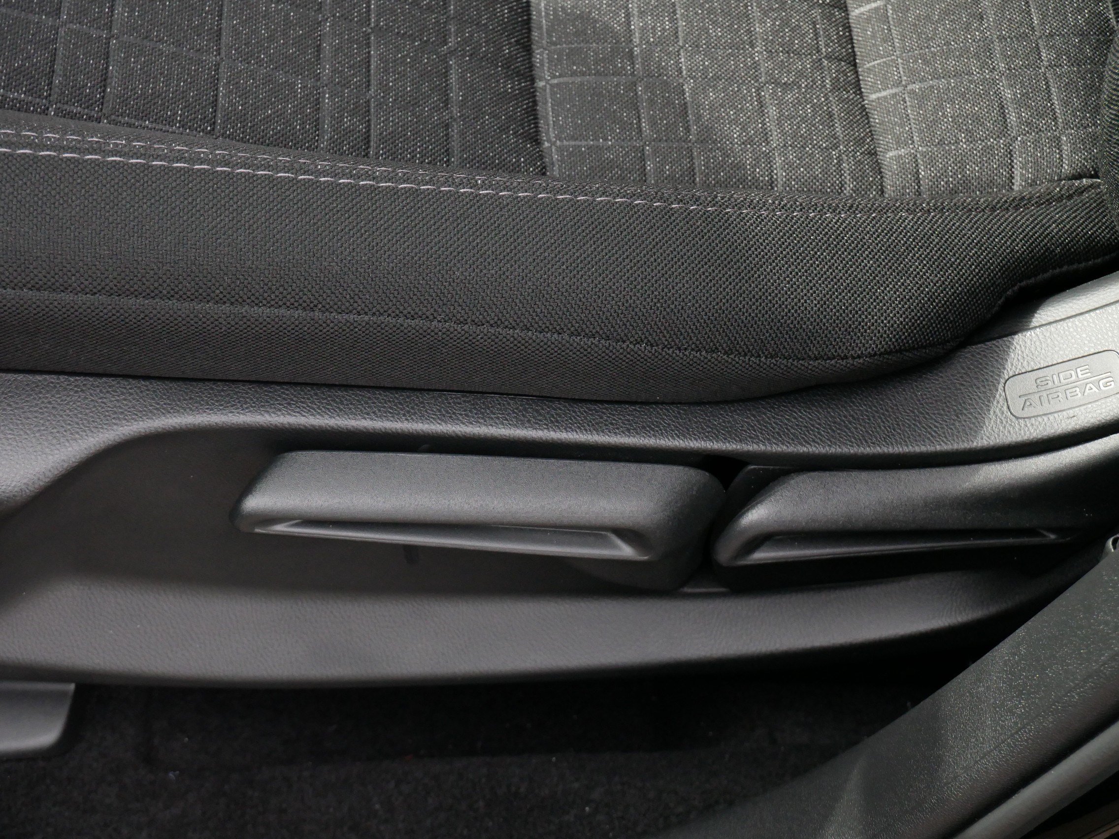Certified 2027 Honda HR-V LX image 20