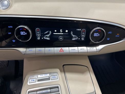 Used 2022 Genesis GV70 2.5T image 19