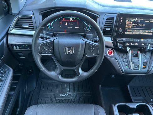 Used 2020 Honda Odyssey EX image 16