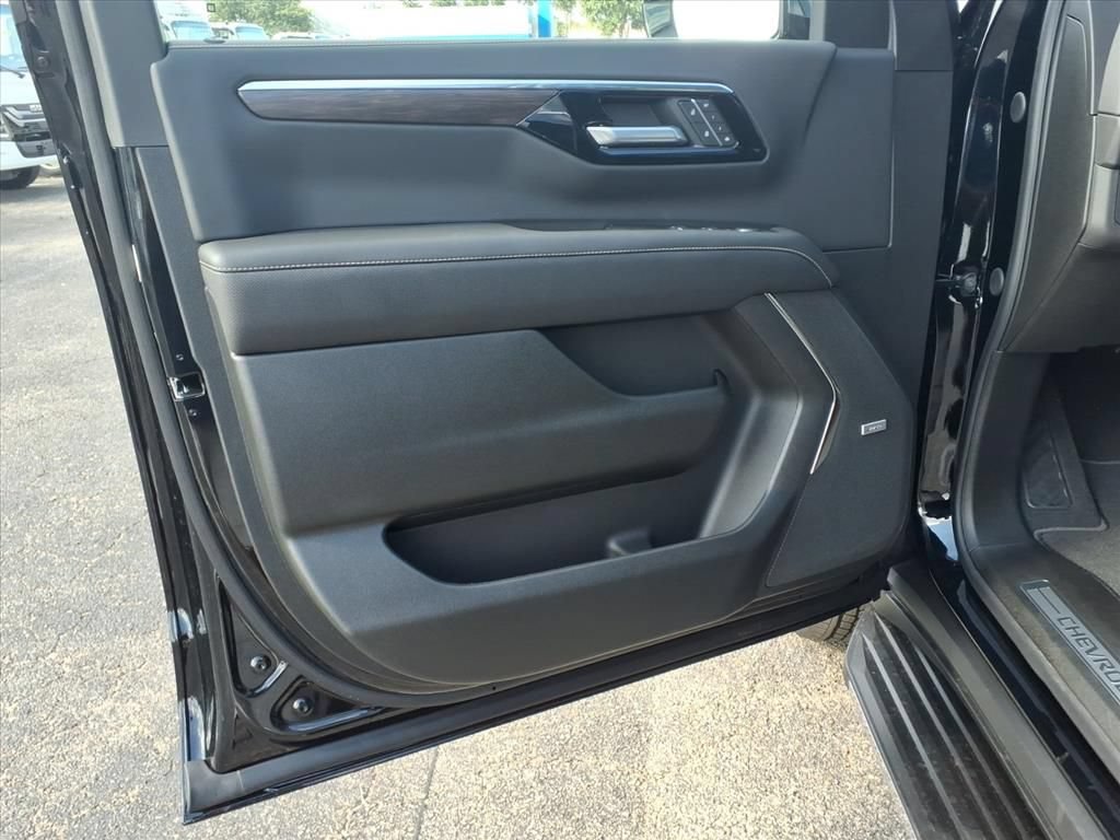 New 2026 Chevrolet Tahoe Premier AWD/4WD image 14