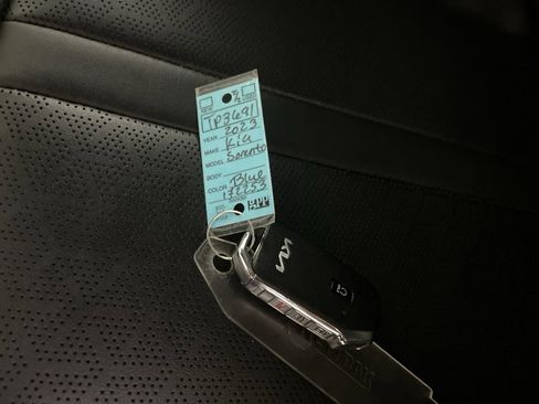Used 2023 Kia Sorento EX w/ Panoramic Sunroof Package FWD image 79