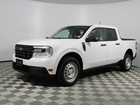 Used 2024 Ford Maverick XL image 3
