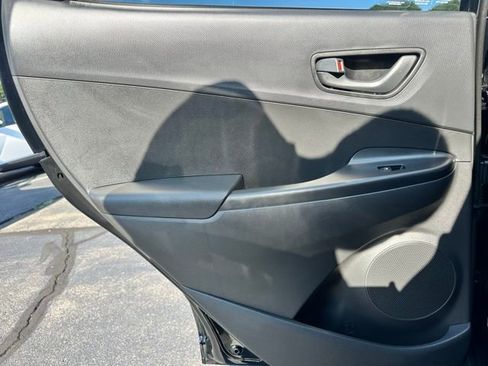 Used 2023 Hyundai Kona SEL w/ Winter Weather Package image 23