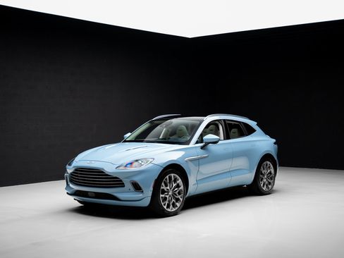 Used 2023 Aston Martin DBX image 4