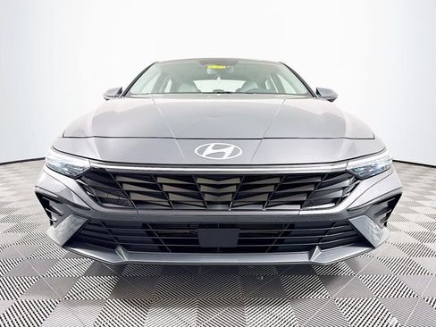 New 2026 Hyundai Elantra Limited FWD image 11