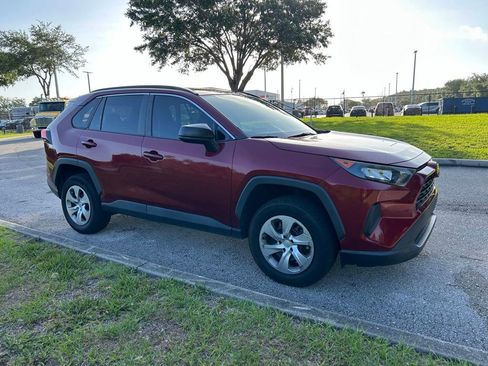 Used 2021 Toyota RAV4 LE FWD image 8