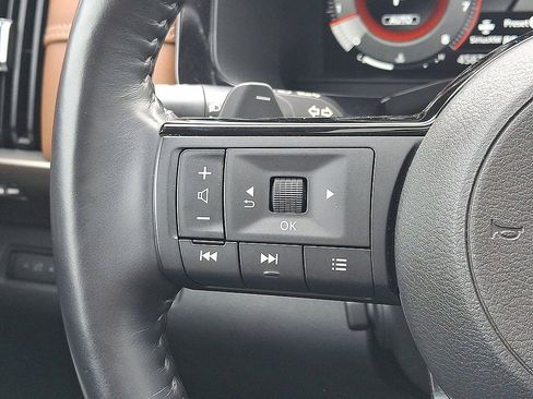 Used 2022 Nissan Pathfinder Platinum w/ Cargo Package AWD/4WD image 17