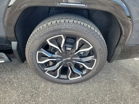 New 2025 GMC Sierra EV Denali image 8