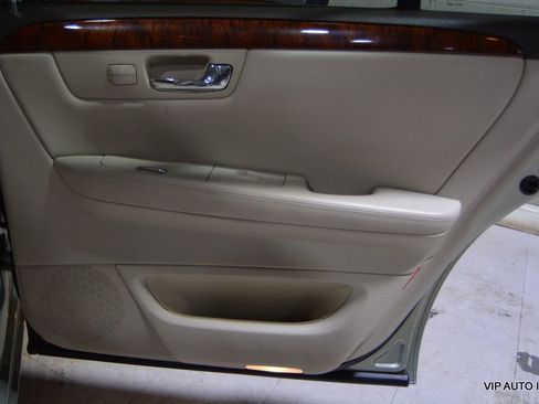 Used 2007 Cadillac DTS Luxury I w/ Trunk Convenience Package image 8