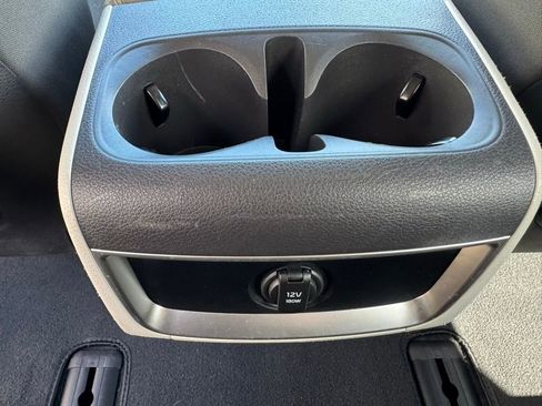 Used 2022 Kia Carnival LX image 25