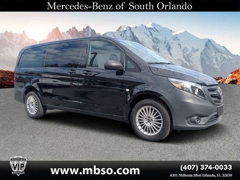 Used 2023 Mercedes-Benz Metris Passenger image 1