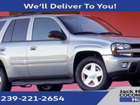 Used 2005 Chevrolet TrailBlazer LT AWD/4WD image 1