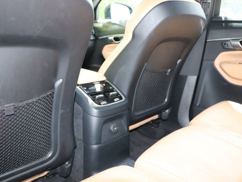 Used 2023 Volvo XC90 T8 Ultimate image 17