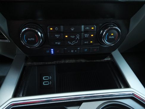 Used 2019 Ford F250 Lariat w/ Chrome Package AWD/4WD image 27