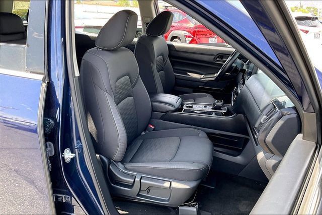 Certified 2025 Nissan Pathfinder SV AWD/4WD image 6