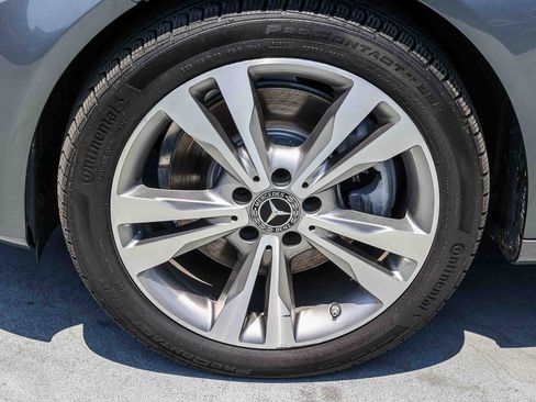 Used 2018 Mercedes-Benz C 300 4MATIC Sedan image 9
