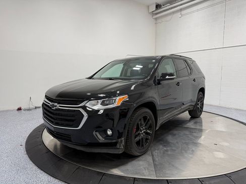 Used 2021 Chevrolet Traverse Premier w/ Redline Edition image 3