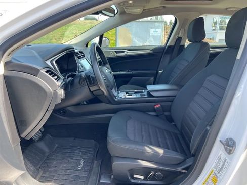 Used 2020 Ford Fusion SE image 14